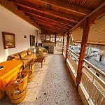 Apartment Comfortable House With Warm Hospitality -