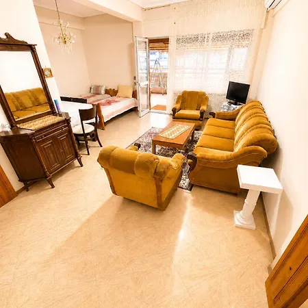 Comfortable House With Large Balcony & Warm Hospitality - * Kateríni