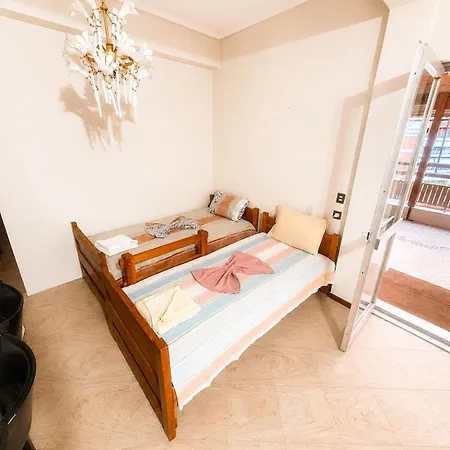 Comfortable House With Large Balcony & Warm Hospitality -